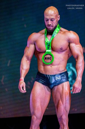 CLASSIC PHYSIQUE НОВИЧКИ